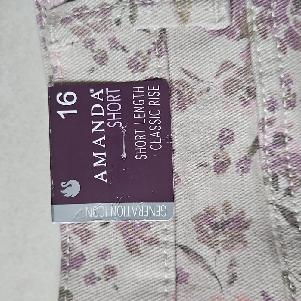 NWT Gloria Vanderbilt Floral Print Amanda Shorts [Size 16] - Picture 4 of 6